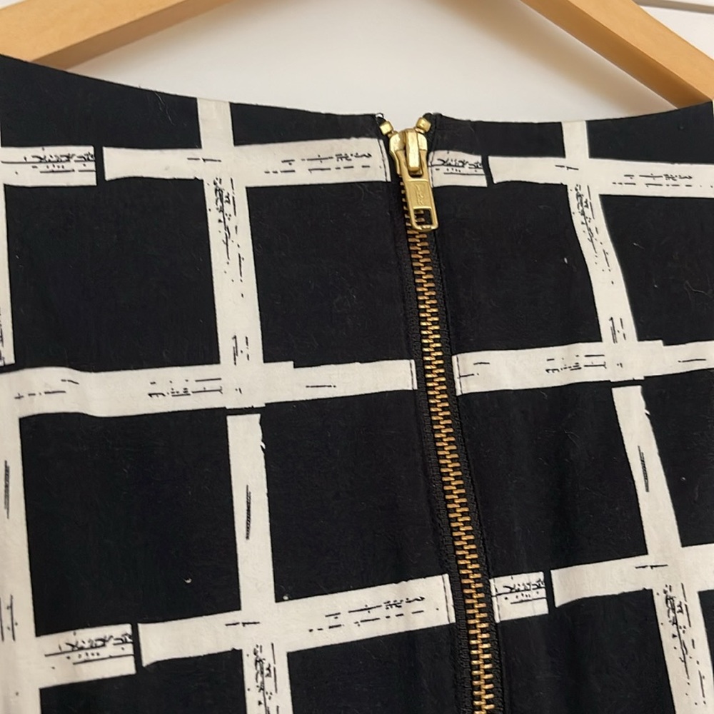 French Connection black and white short sleeve dress - Picture 3 of 5